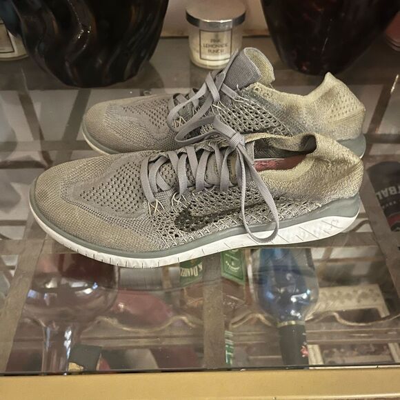 Nike  Running Shoes size 8.5 - Picture 3 of 3